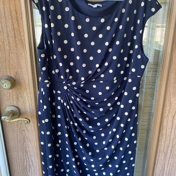 Navy polka-dot dress. Size 20W. - Picture 3 of 4